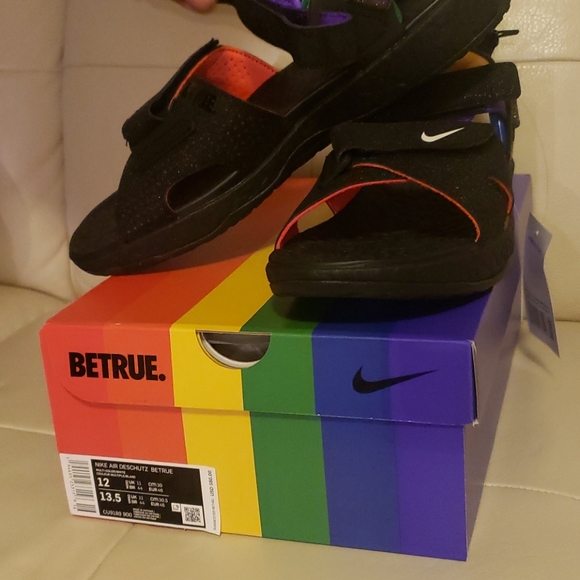 Shoes - Picture 2 of 5